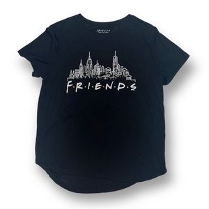 Friends black t-shirt with New York City sky line. Size L.